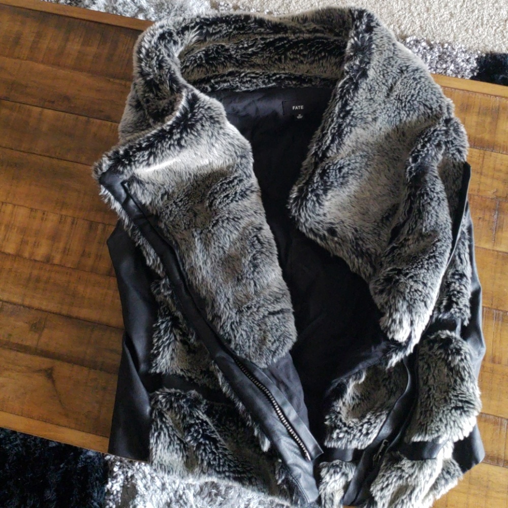 Fur vest